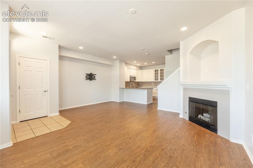 Image 5 of 23: Living Room