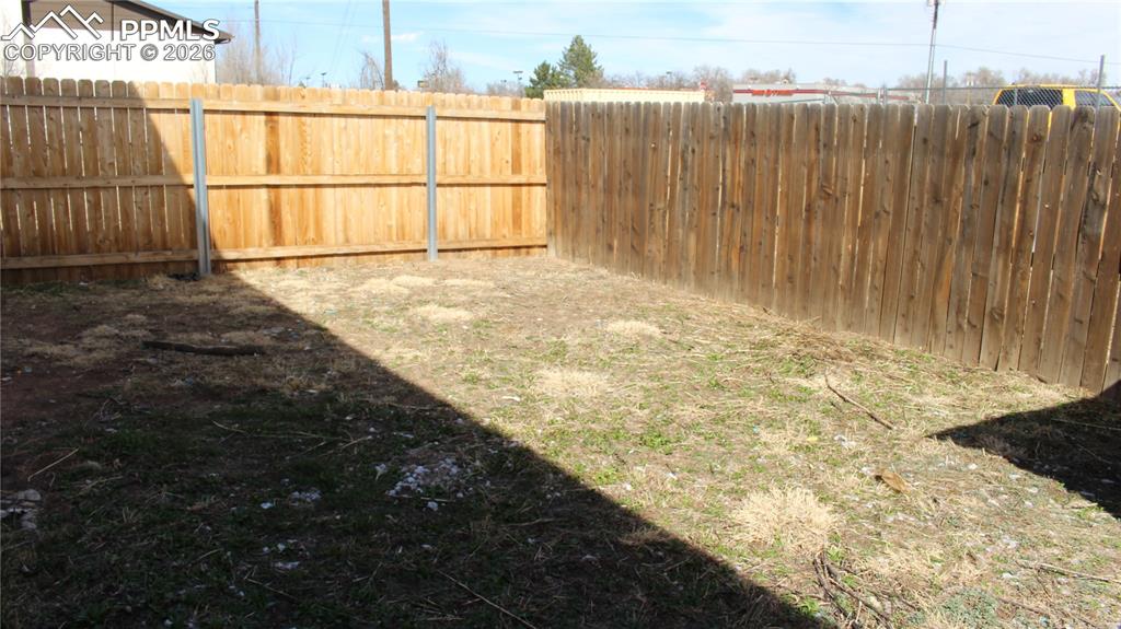 Image 11 of 12: Spacious PRIVATE backyard!