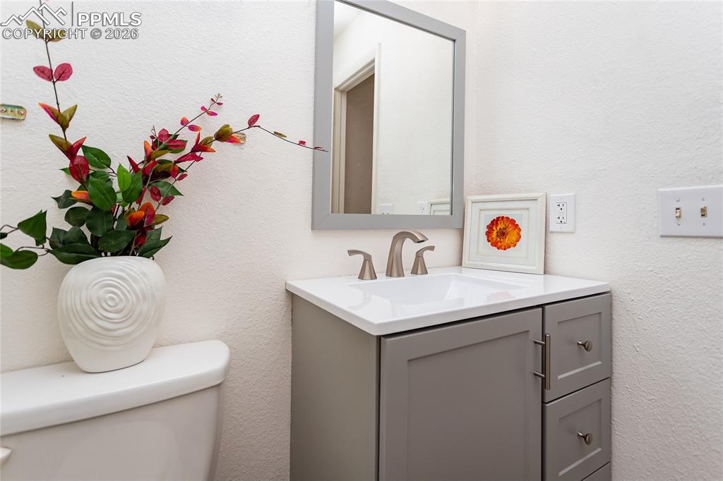 Image 7 of 12: Fully renovated bathroom