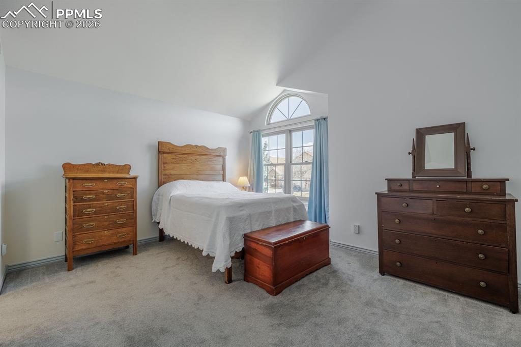 Image 18 of 40: Large and bright primary bedroom