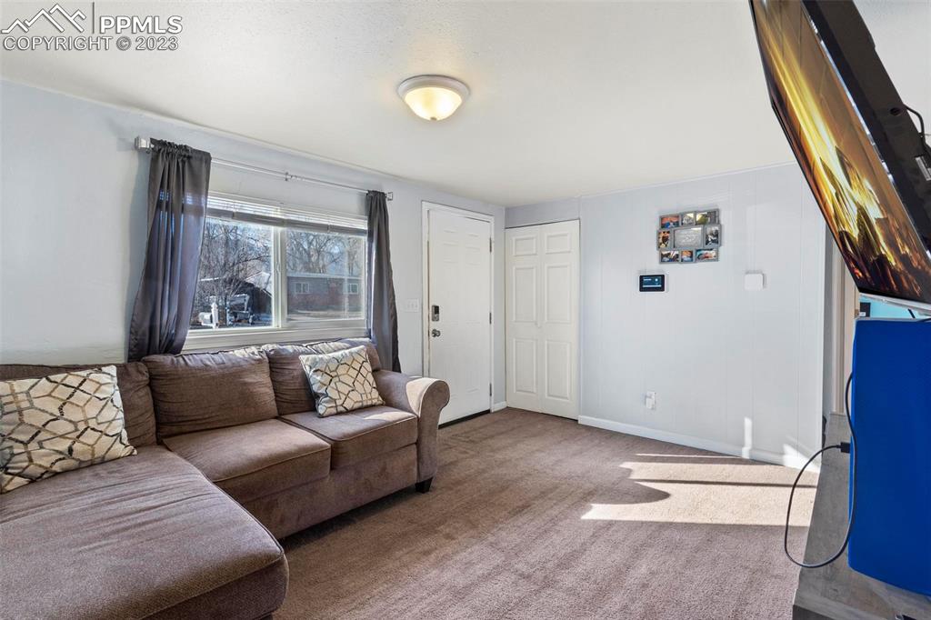 Listing 8611711, Image 4 of 15