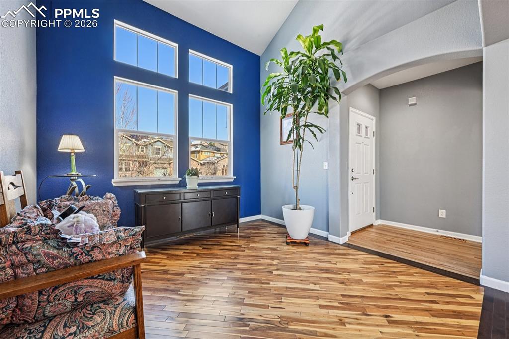 Image 11 of 49: Sitting Room