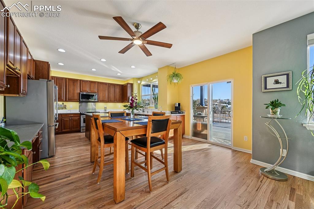 Image 20 of 49: Dining Area