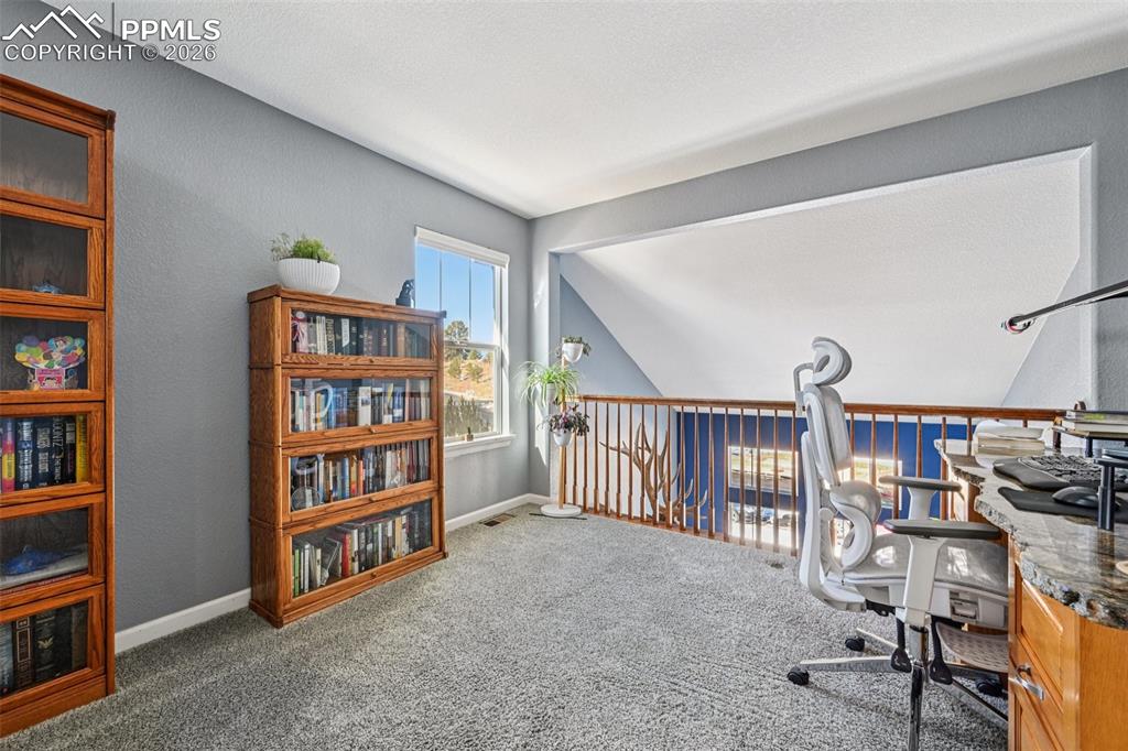 Image 22 of 49: Office