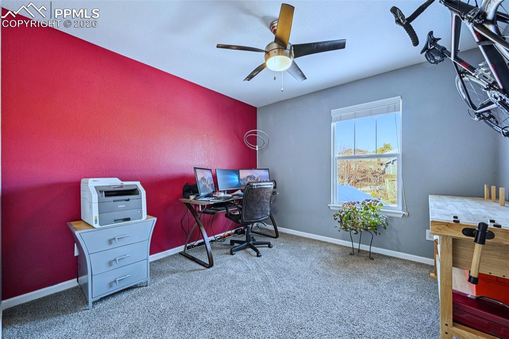 Image 34 of 49: Office