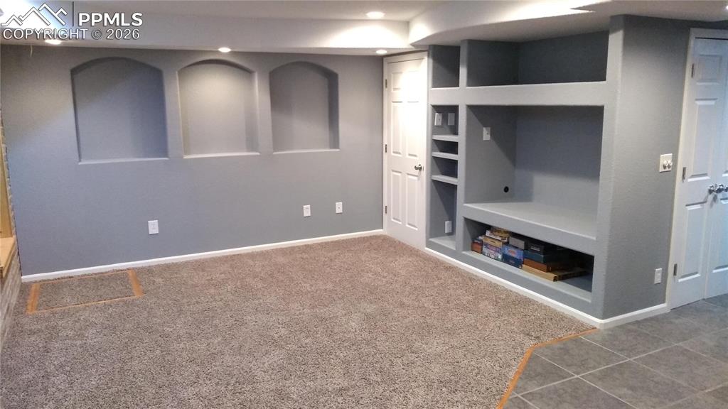 Image 37 of 49: Living Room