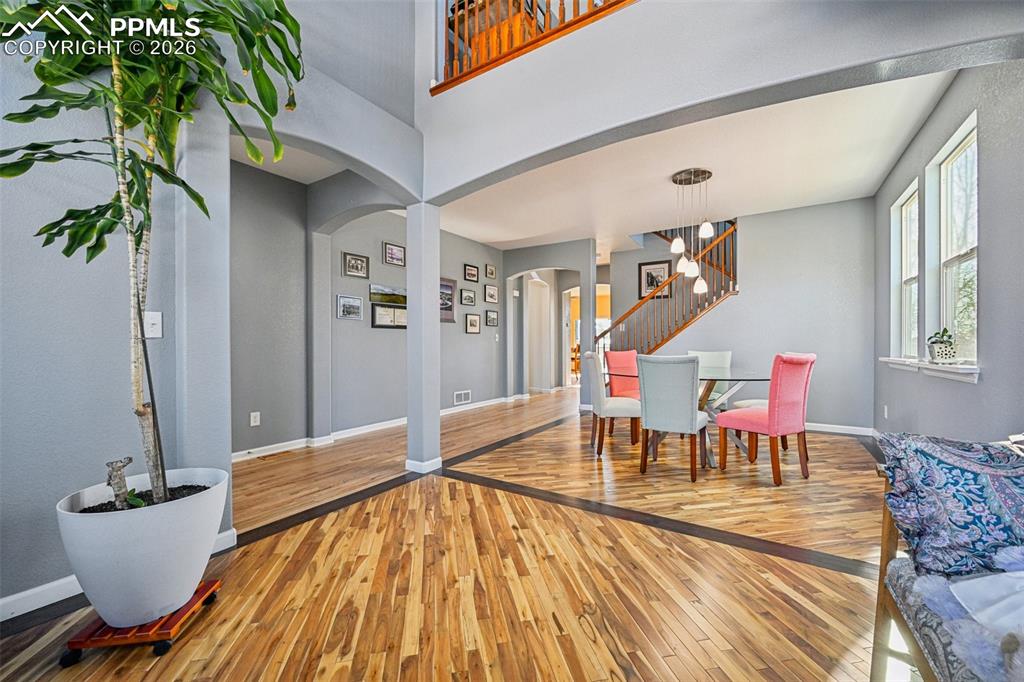 Image 8 of 49: Dining Area