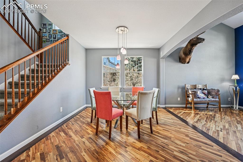 Image 9 of 49: Dining Area