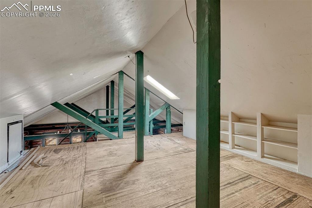 Image 25 of 49: Bonus Room