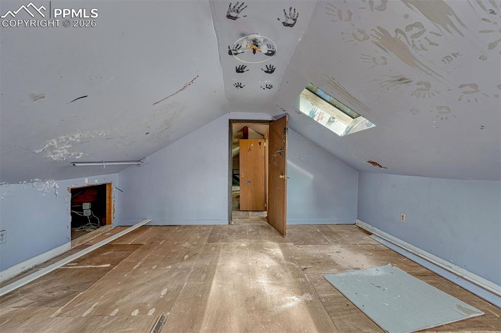 Image 29 of 49: Bonus Room