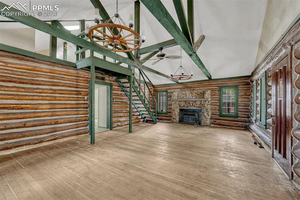 Image 5 of 49: Living Room