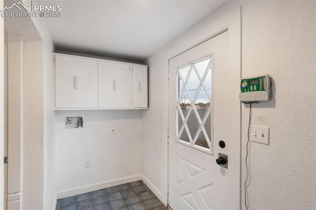 Image 18 of 37: Laundry