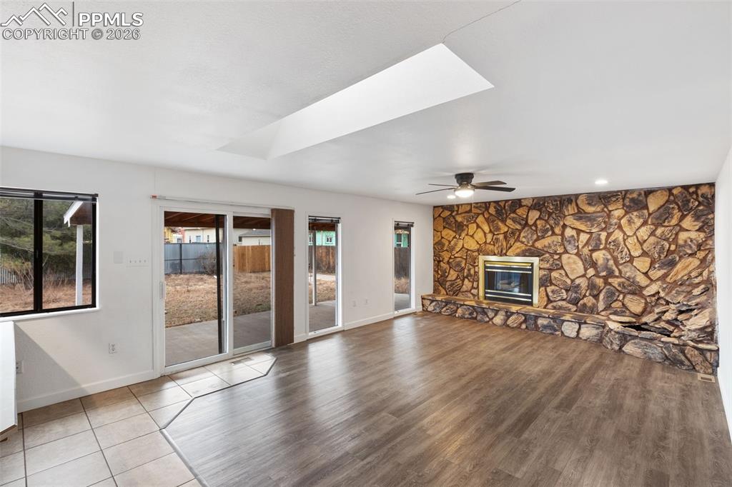 Image 5 of 37: Family Room