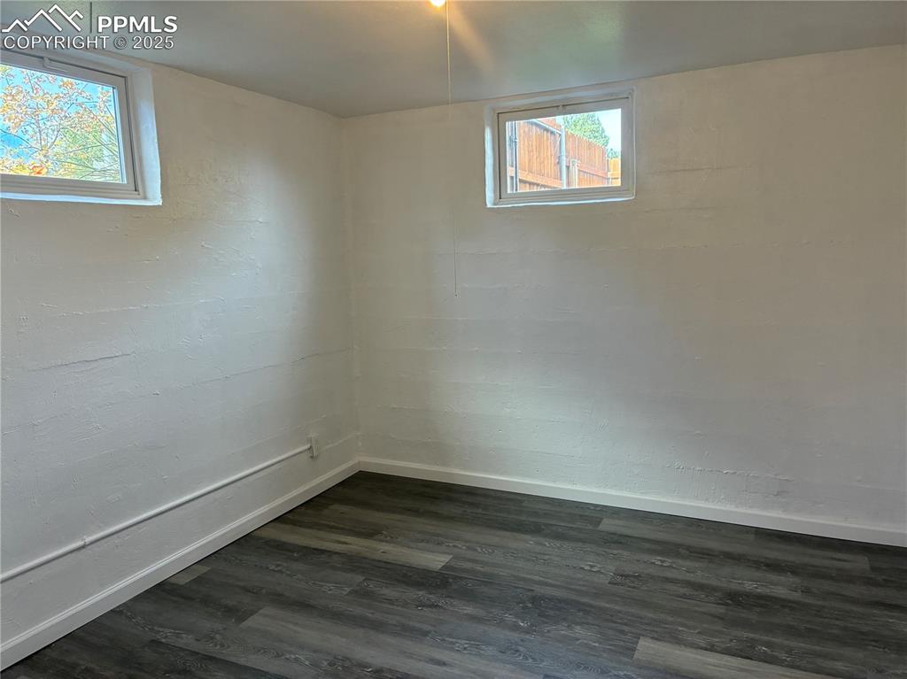 Image 32 of 39: Basement bonus room