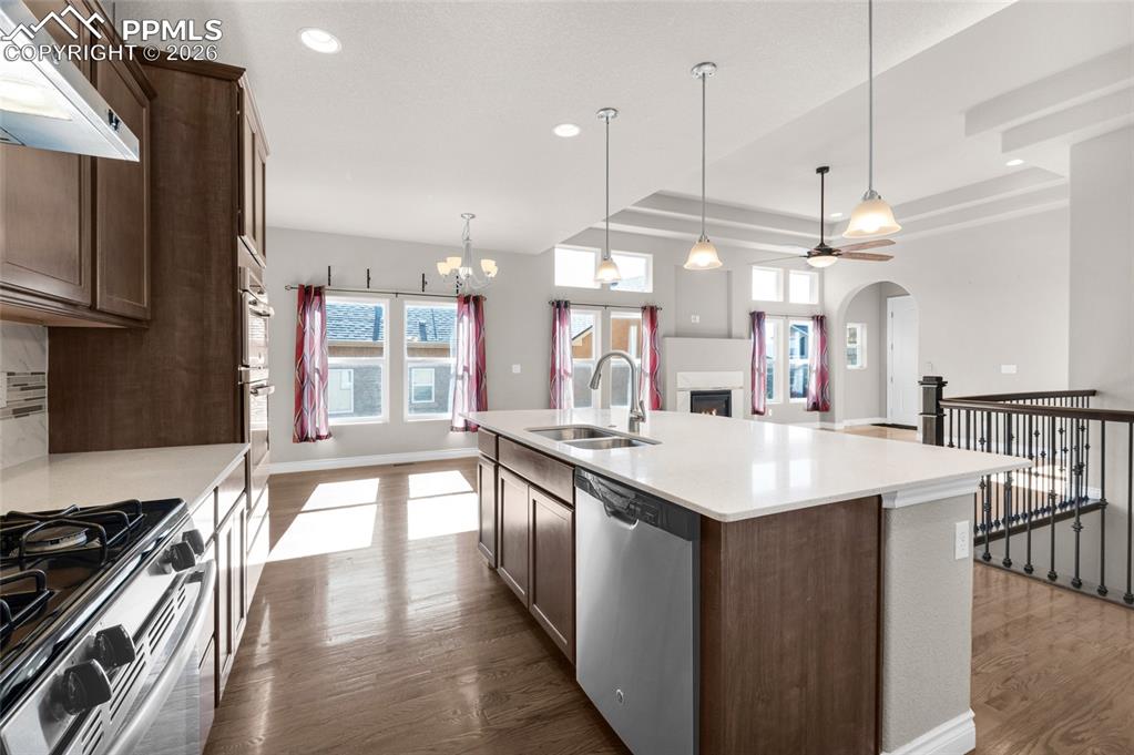 Image 10 of 47: Kitchen