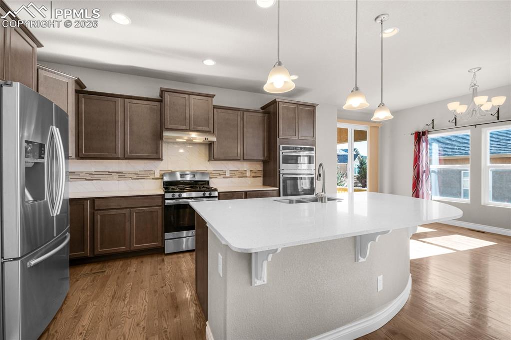 Image 11 of 47: Kitchen