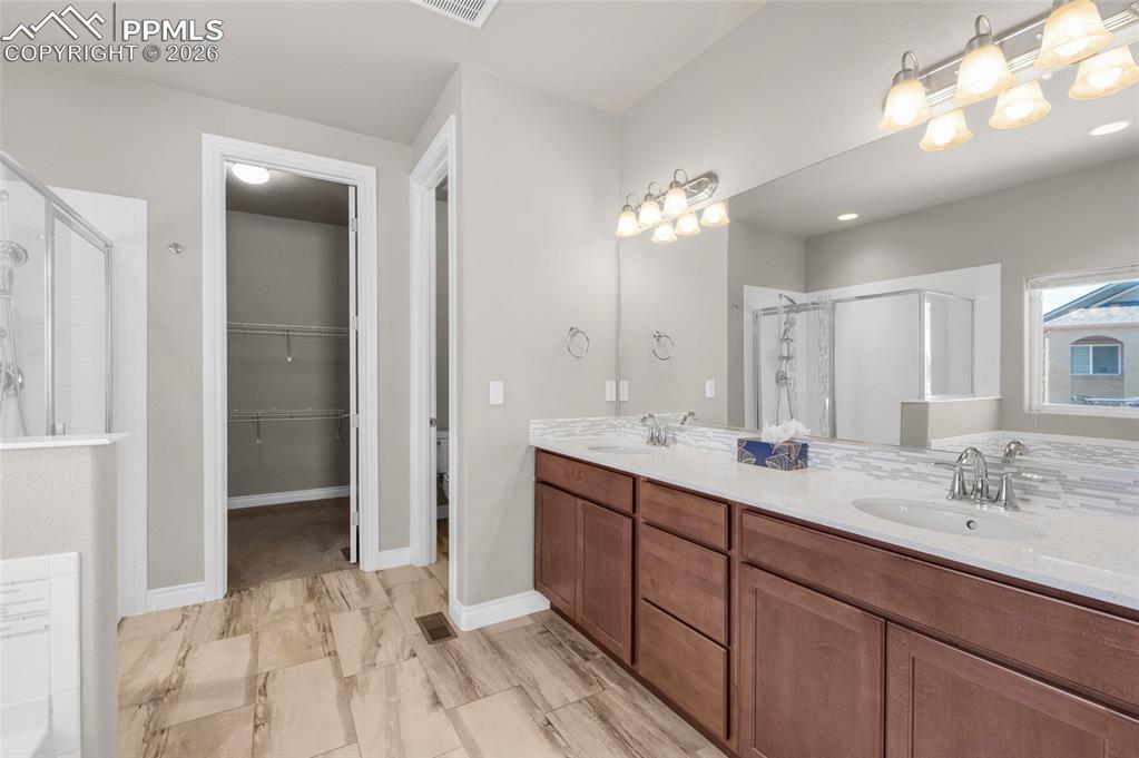 Image 18 of 47: Master Bathroom