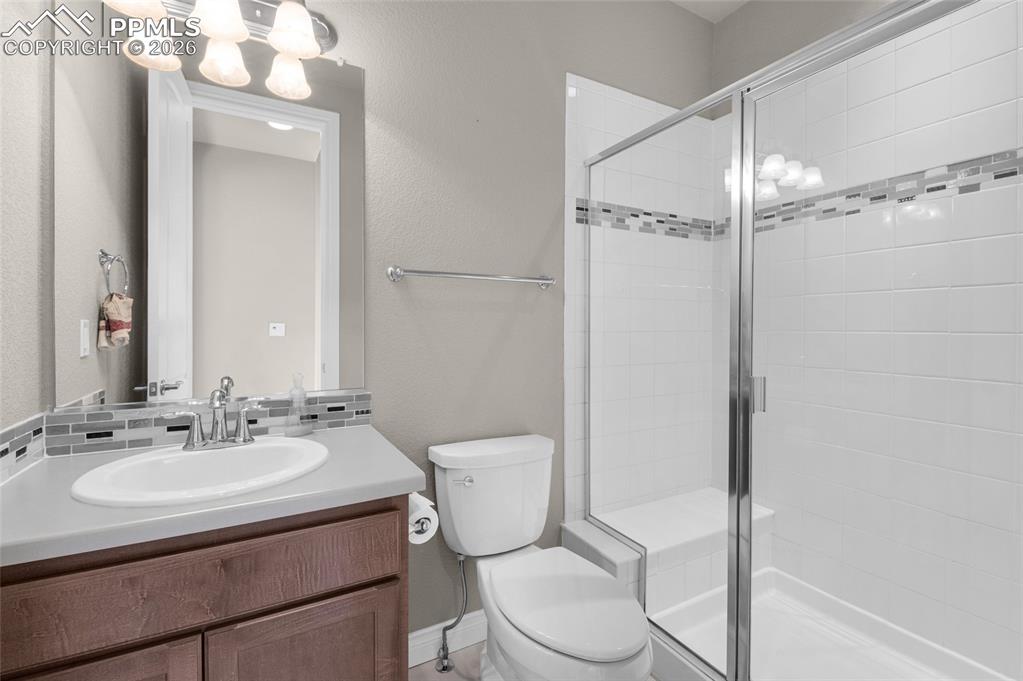 Image 22 of 47: Bathroom