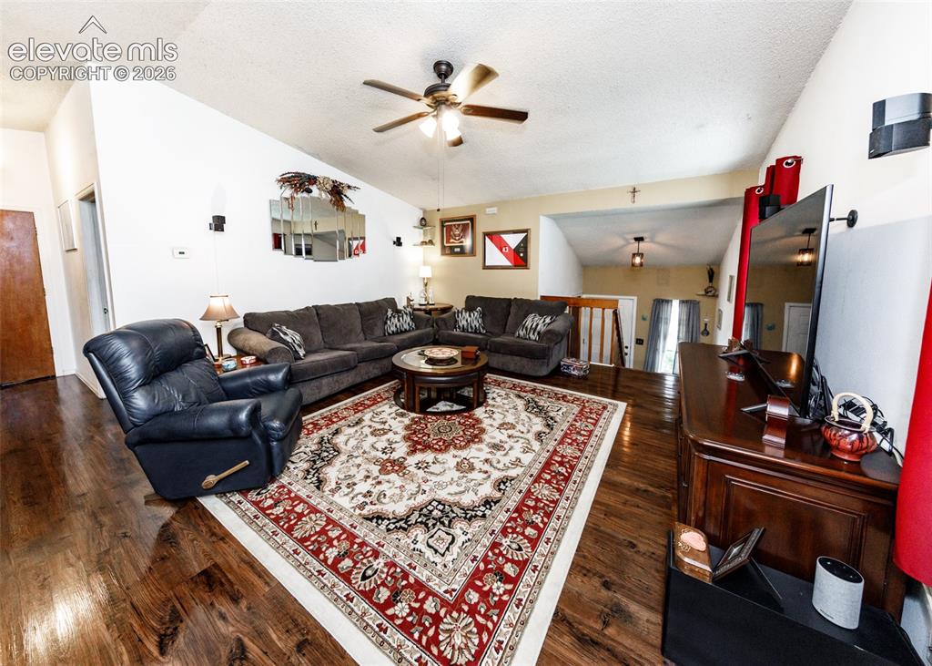 Image 17 of 47: Living Room