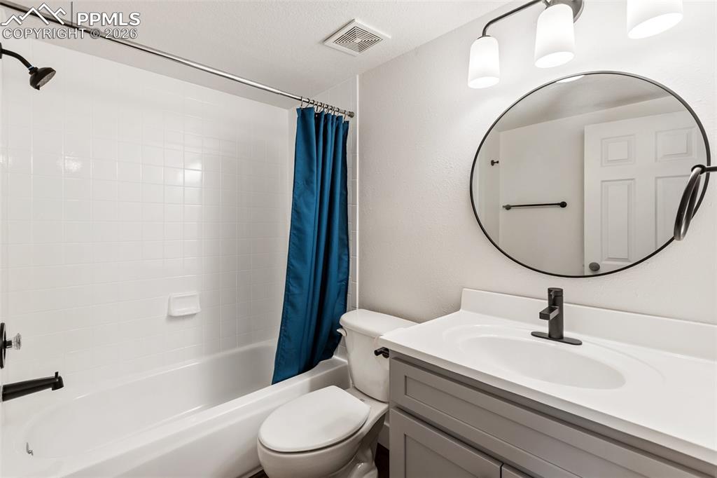 Image 30 of 44: Virtually Staged