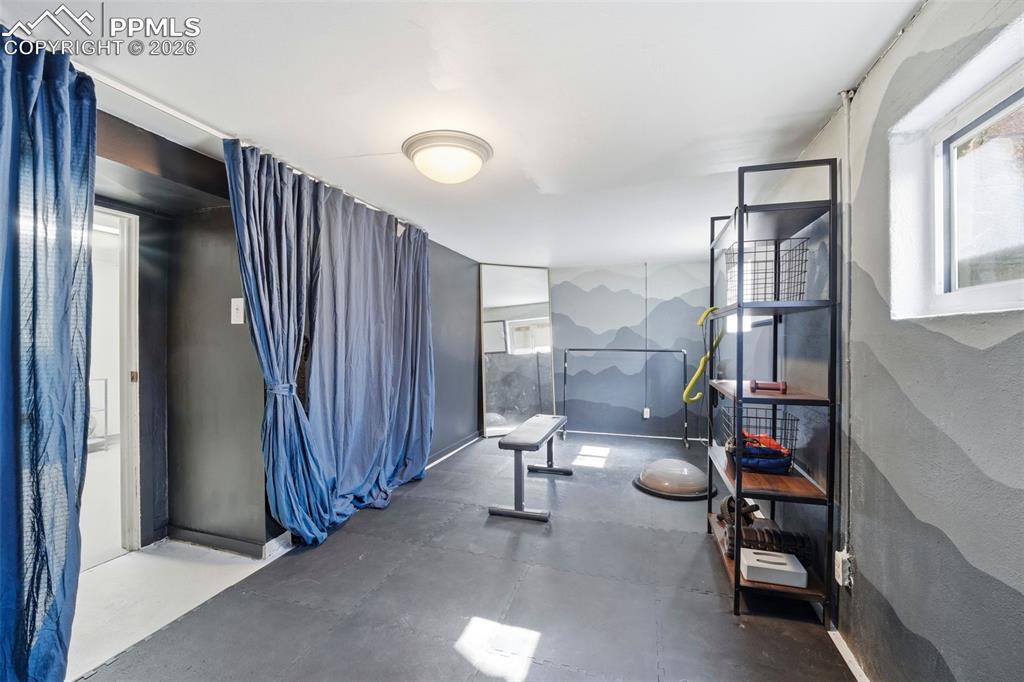 Image 27 of 50: Exercise Room