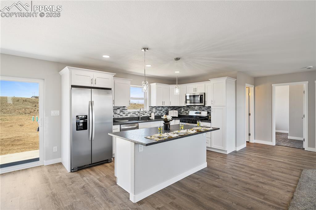 Image 11 of 37: Kitchen