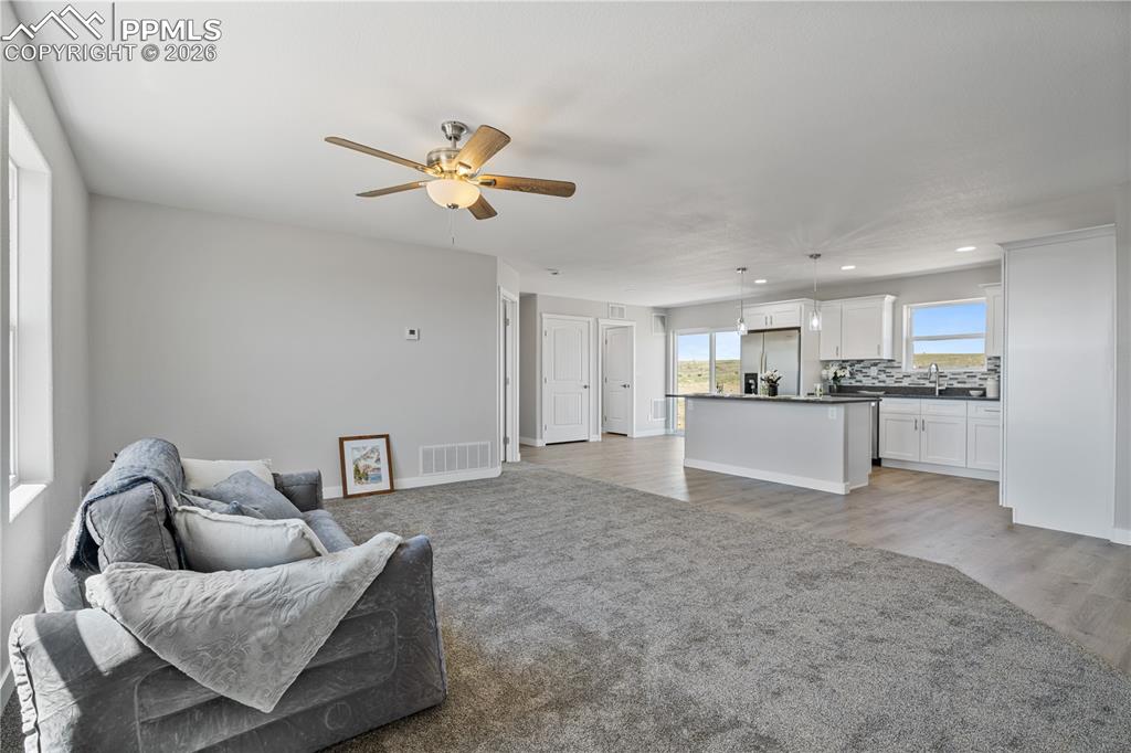 Image 5 of 37: Living Room