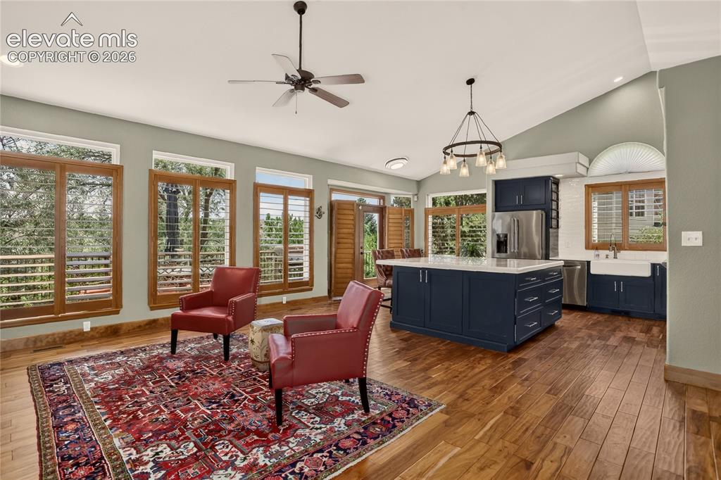 Image 10 of 46: Living room.