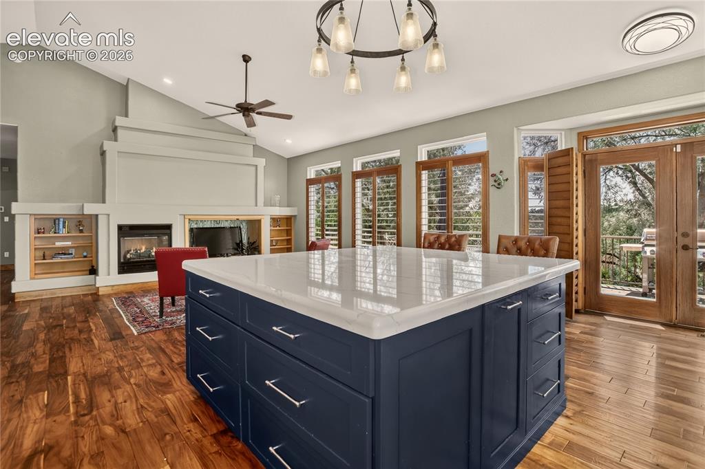 Image 16 of 46: Kitchen.