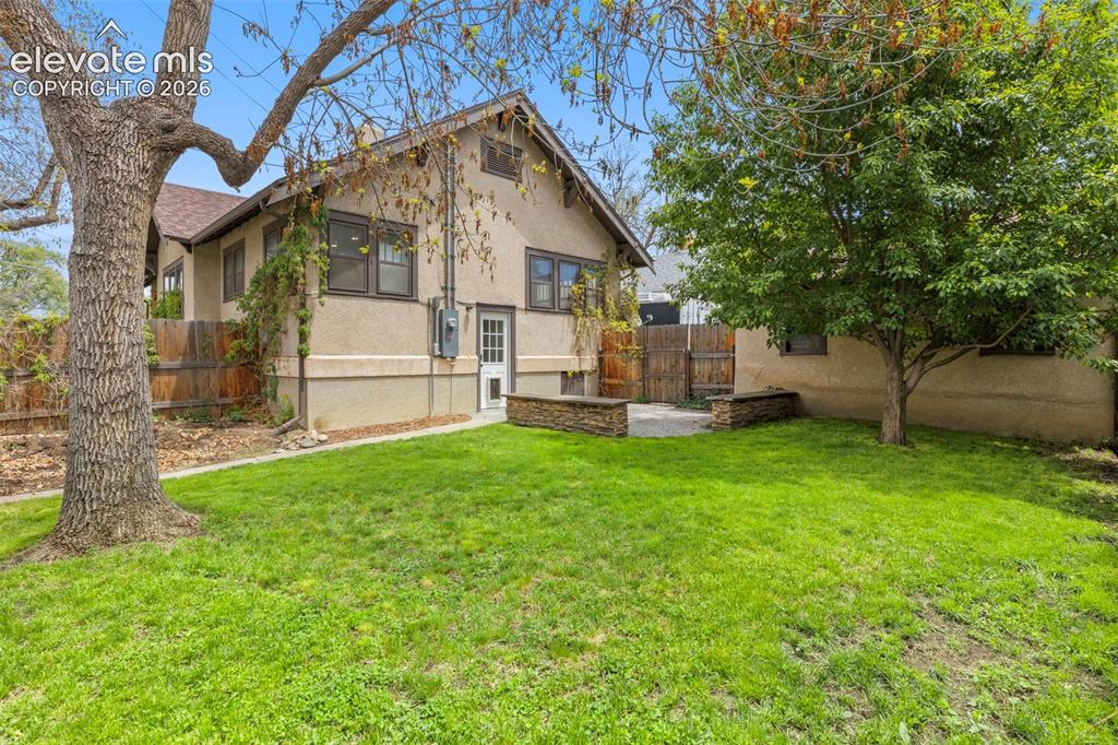 Image 27 of 27: Back of Structure