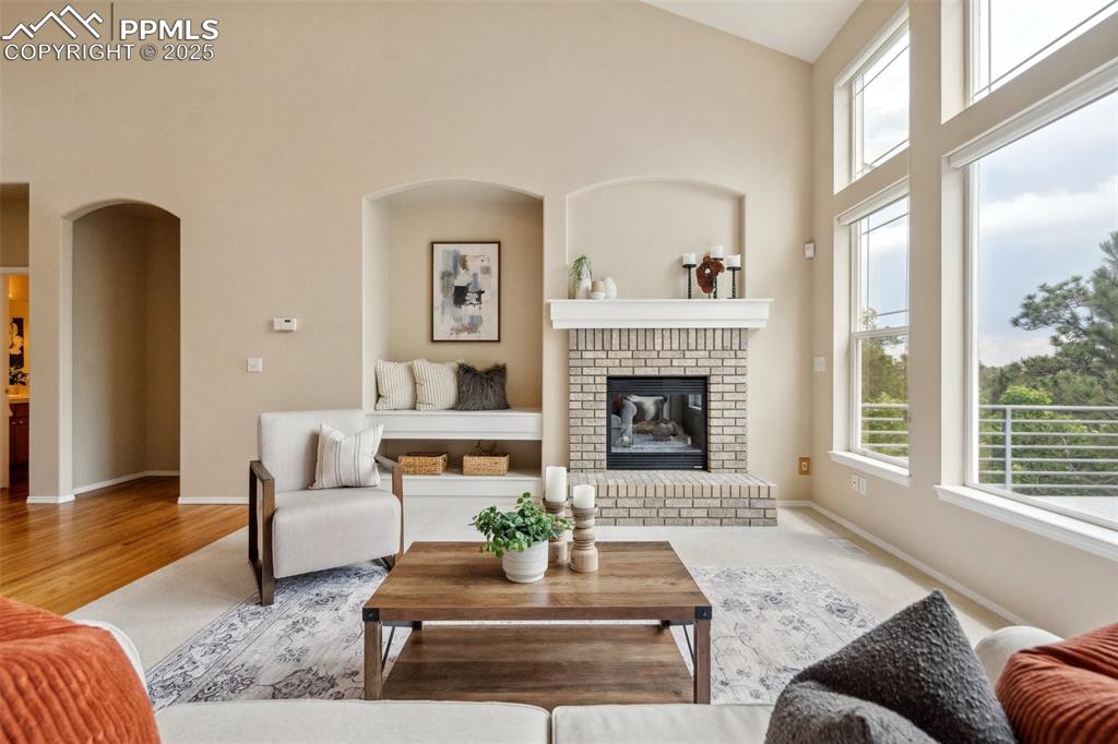 Image 16 of 49: Living Room