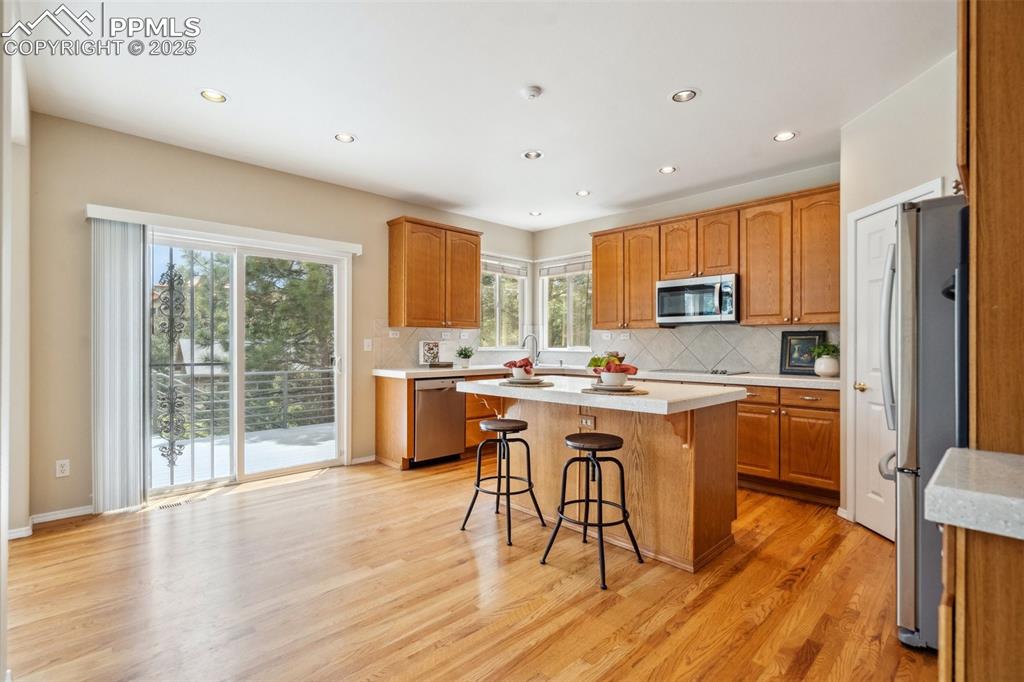 Image 20 of 49: Kitchen