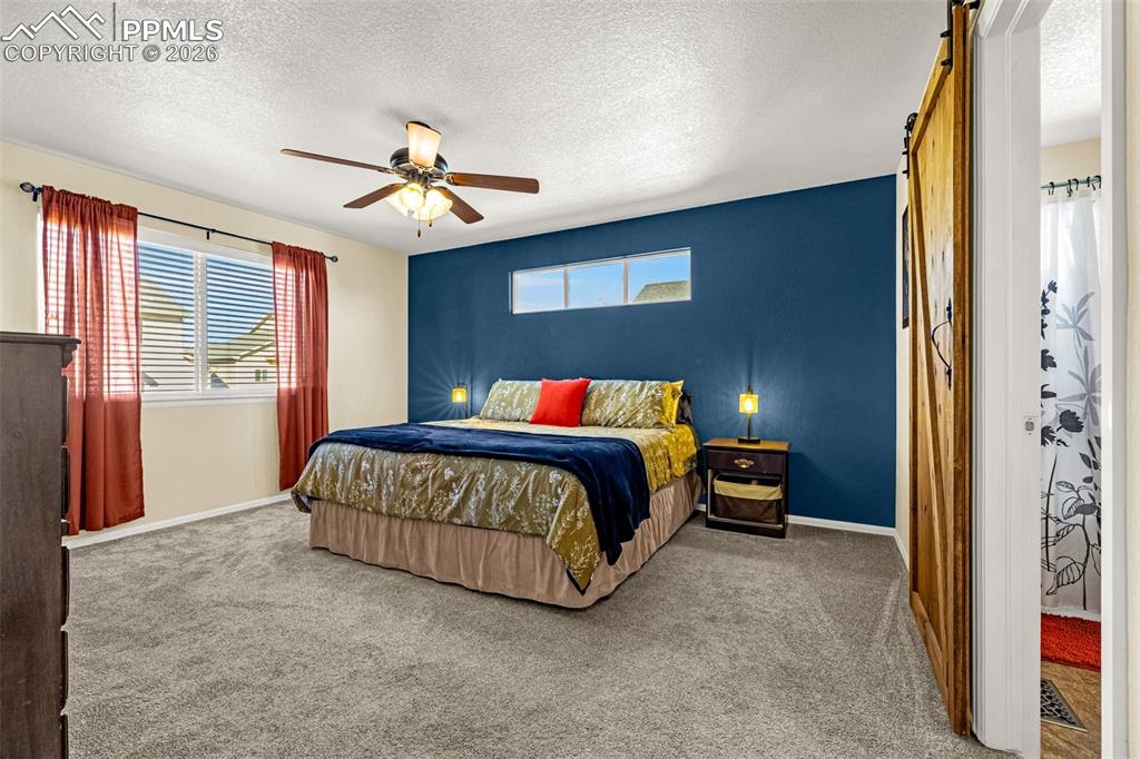 Image 12 of 50: Bedroom