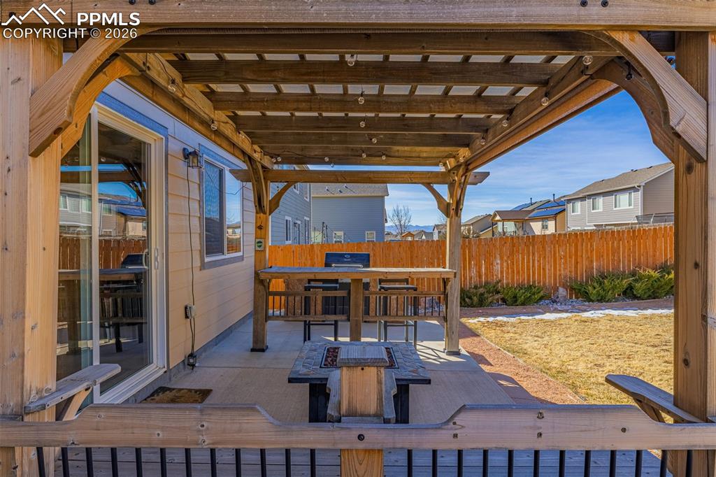 Image 33 of 50: Patio