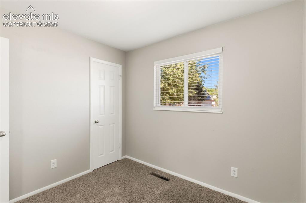 Image 18 of 35: Bedroom