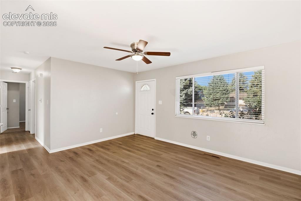Image 5 of 35: Family Room