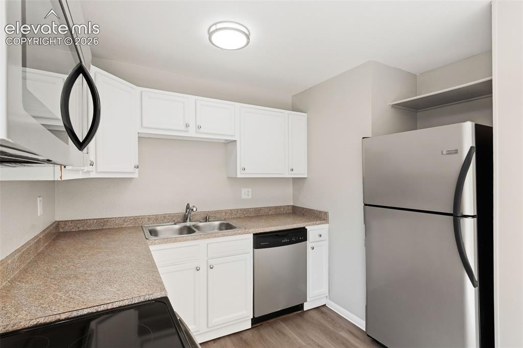 Image 9 of 35: Looking into the dining area