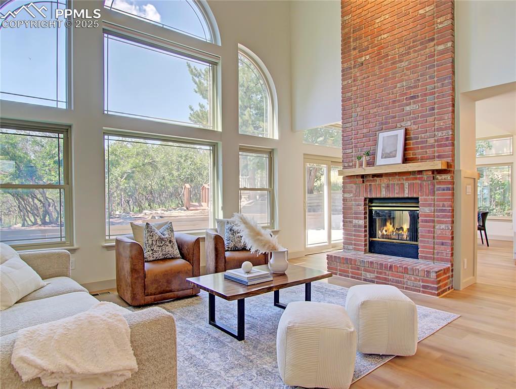 Image 11 of 50: Family Room