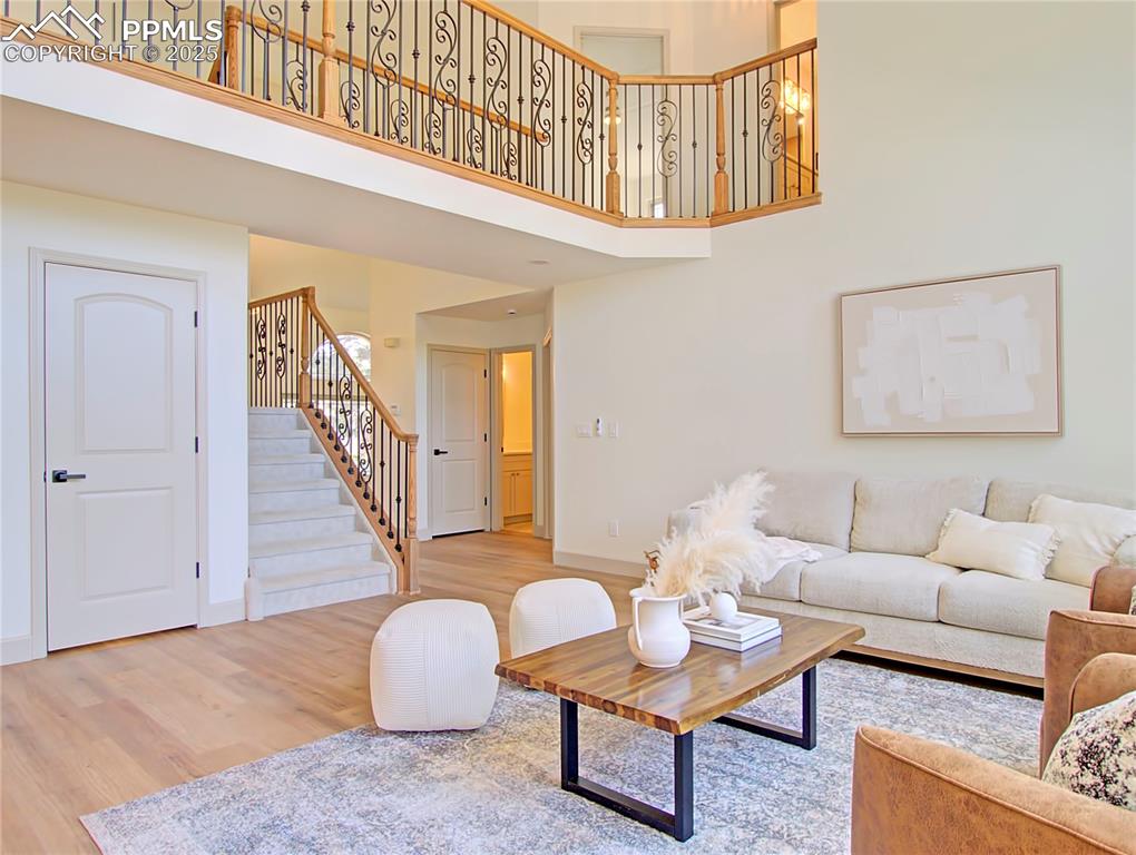 Image 13 of 50: Family Room