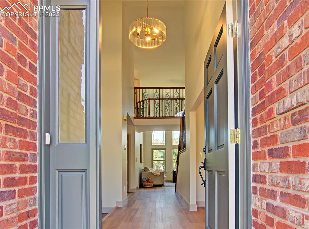 Image 3 of 50: Property entrance