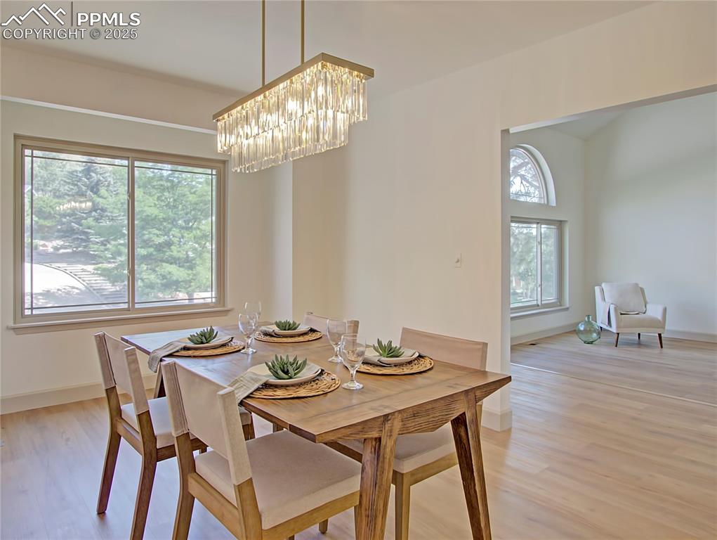 Image 9 of 50: Dining Room