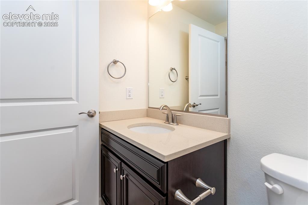 Image 19 of 28: Bathroom