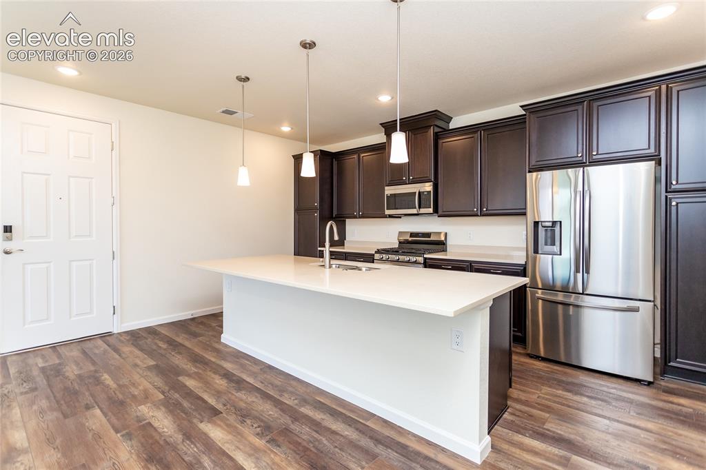 Image 8 of 28: Kitchen