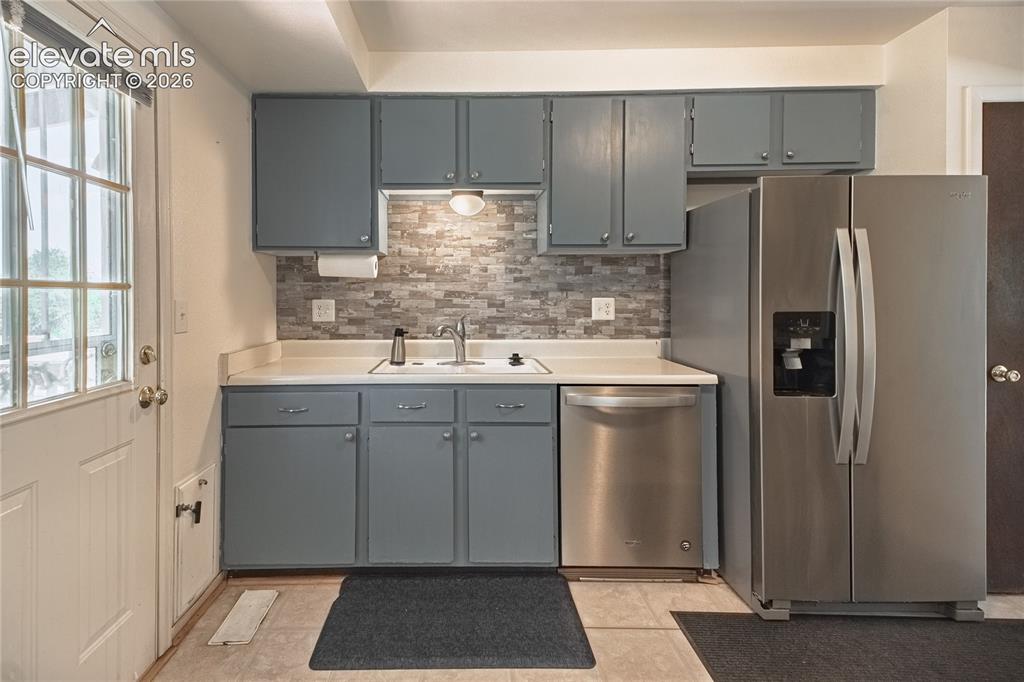 Image 11 of 46: Kitchen
