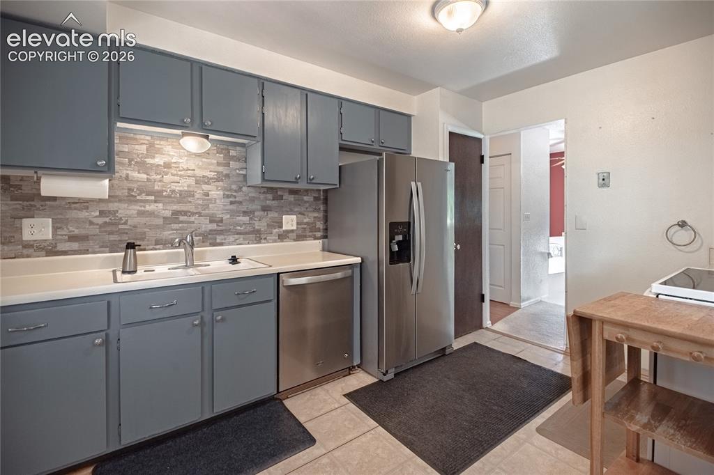 Image 12 of 46: Kitchen