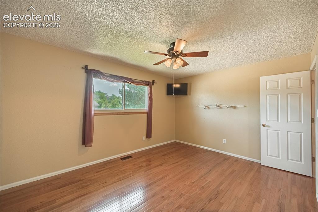 Image 18 of 46: Master Bedroom