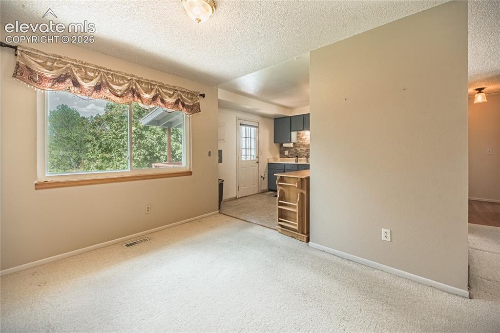 Image 9 of 46: Dining Area