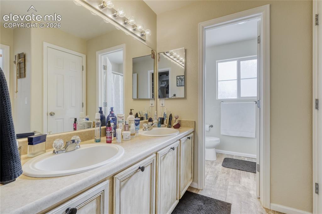 Image 7 of 11: Master Bathroom