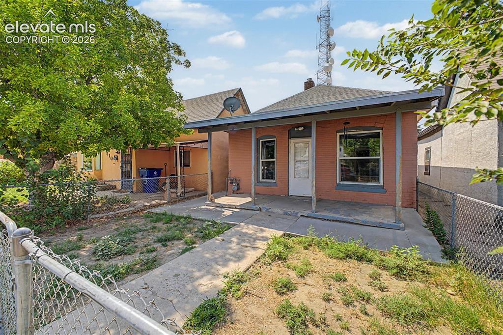 Image 3 of 27: Back of Structure