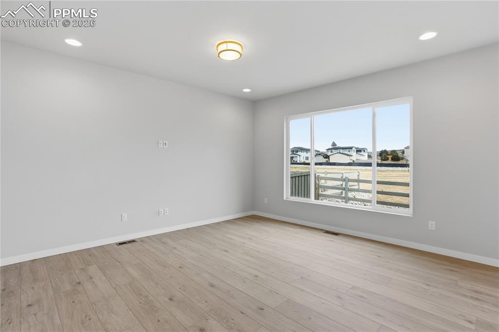 Image 22 of 33: Living Room